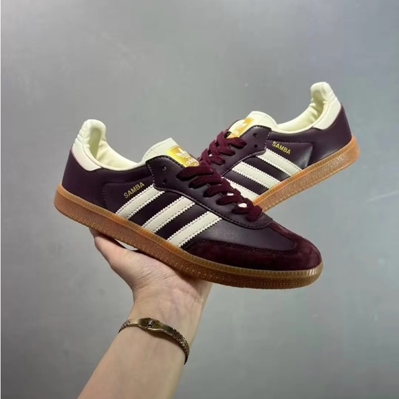 Adidas Samba OG Sneakers – Maroon / Cream White / Gum Sole (Women’s 7.5) - Picture 4 of 7